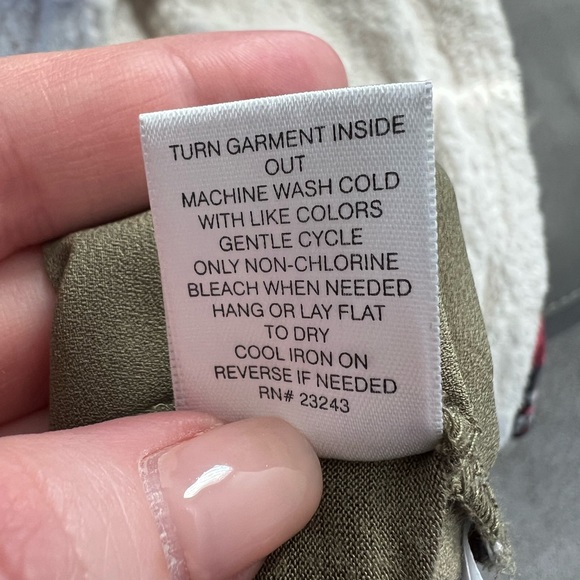 NY & Co. SoHo Collection Extra Large Olive Green Deep V-Neck Top - Picture 5 of 5